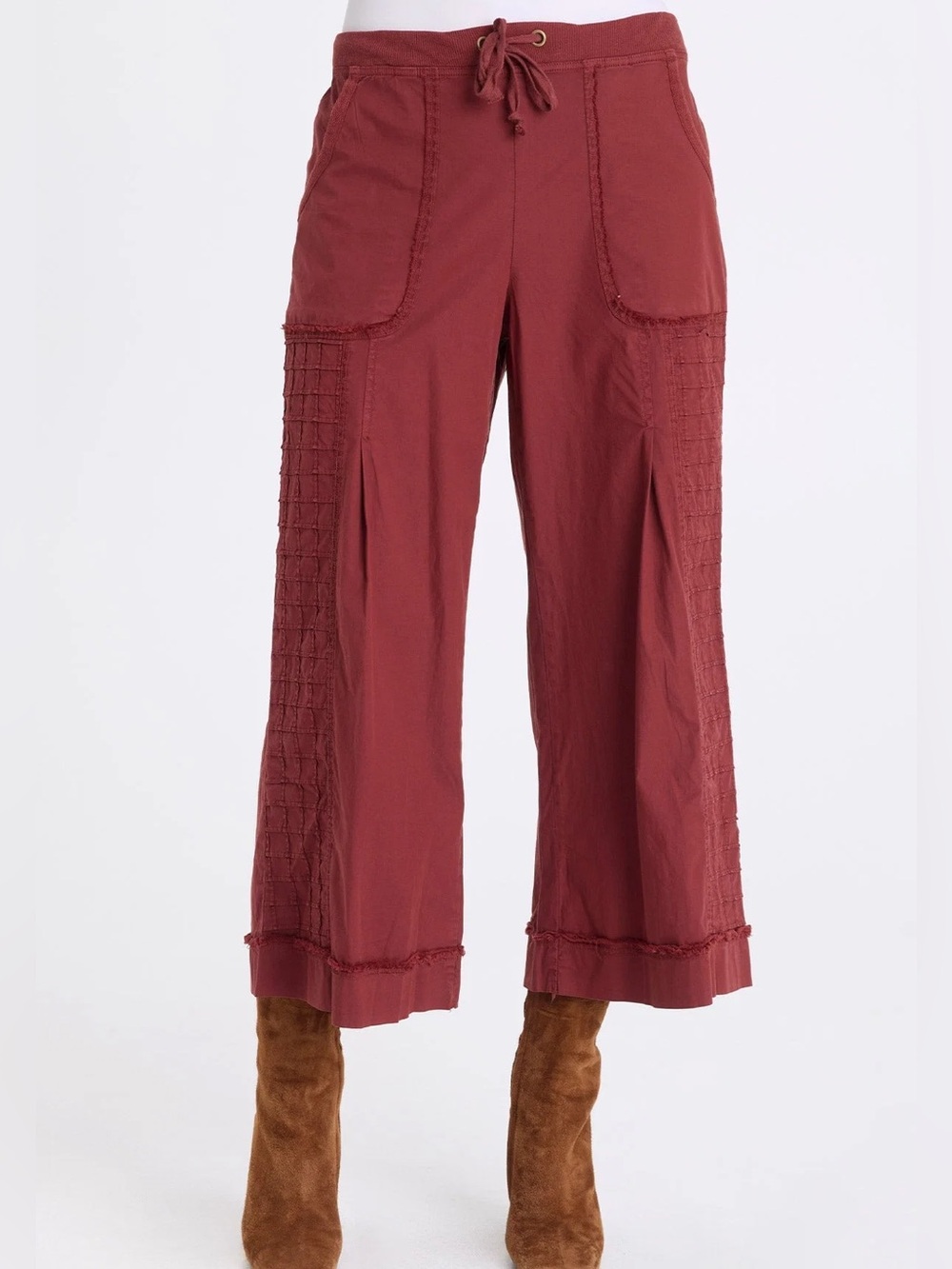 XCVI
NICOLENE POPLIN GRID PINTUCK CROP